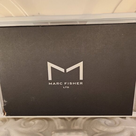 Marc Fisher Silver Leather "Perrie" lace up oxfords. Women. Size Various. NIB - Picture 11 of 12